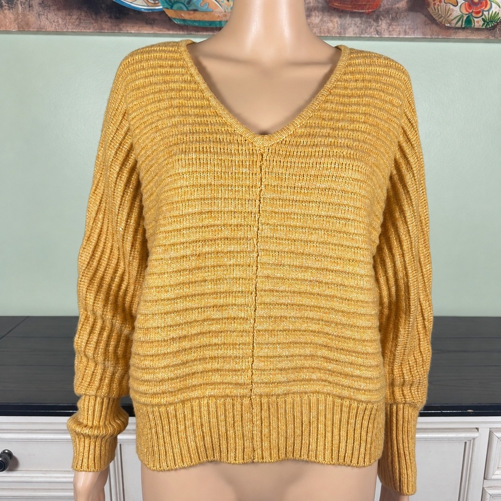 Sincerely Jules Sweater Women's Medium Mustard Gold V-Neck Ribbed Knit